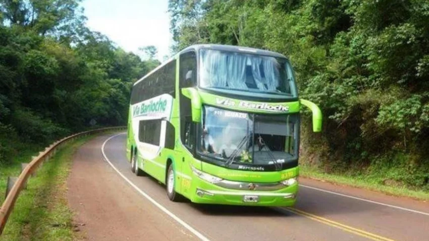 Le ordenan a Vía Bariloche entregar pasajes gratuitos