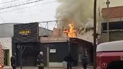 Pánico en Allen: Se incendió un departamento en el centro