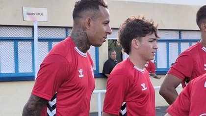 Villa rebelde, se entrena en otro club siendo aún de Boca