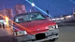Conductor borracho se llevó puesta una moto