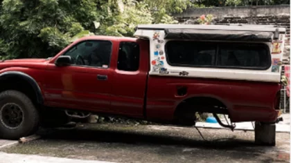Dejó su camioneta a arreglar, pero terminó de la peor manera