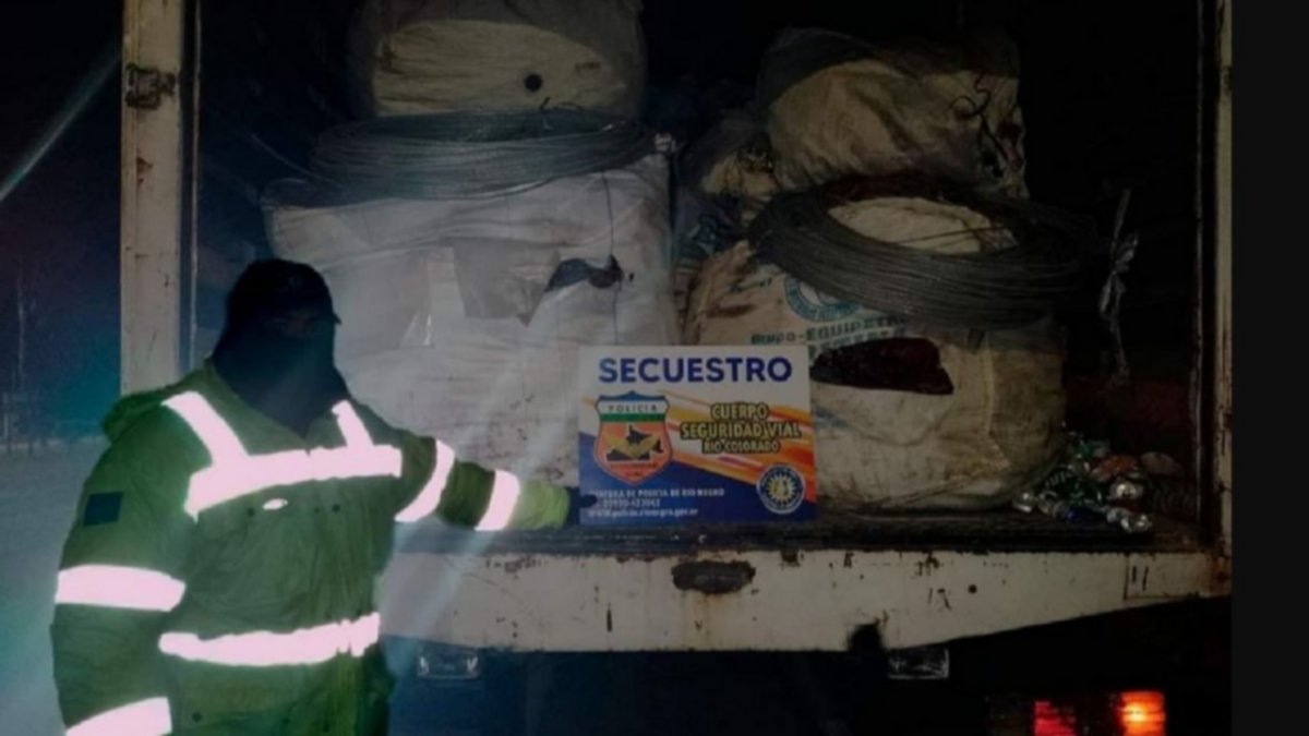 Neuquino llevaba 1.500 kilos de cables usados sin declarar