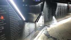 Investigan vandalismo en Monumento a Caídos de Malvinas