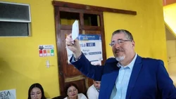 Bernardo Arévalo es el nuevo presidente de Guatemala