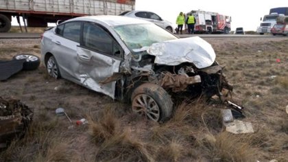 Un neuquino chocó de atrás a otro auto en la Ruta 22: dos muertos
