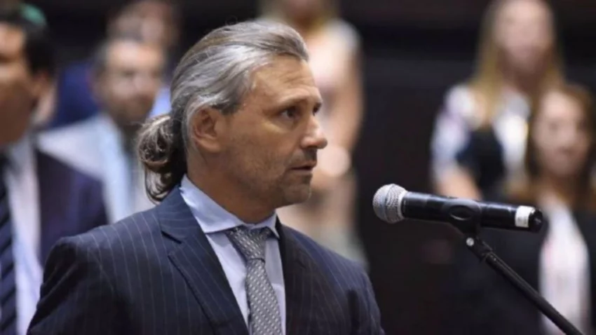 Marcos Di Palma deberá pagar por dejar a un pueblo sin luz