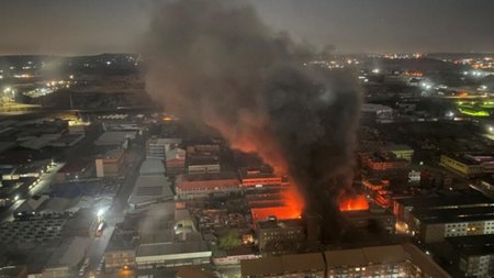 Un incendio en Sudáfrica deja al menos 73 muertos