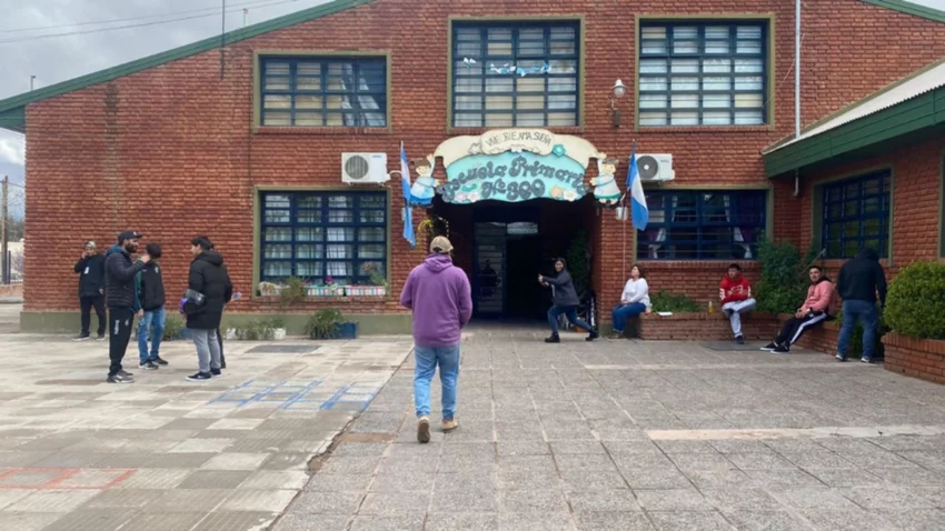 Se desarrolla la jornada de elecciones en Rincón de los Sauces