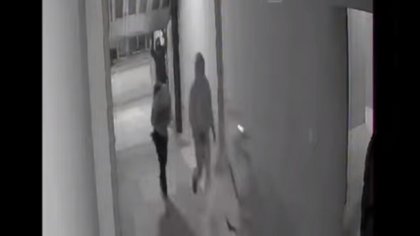 Vídeo: mirá cómo actúan los "abre portones"