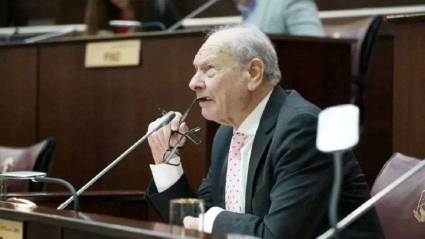 Gass: "Fue una situación incómoda votar el proyecto de endeudamiento"