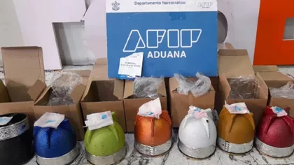 Aduana: incautaron mates con cocaína que iban a Pakistán