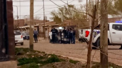 Guerra narco en Allen: se enfrentaron a tiros y atacaron a la Policía