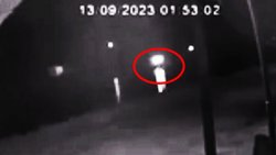 Video: le erró al puente y se cayó al Canal Principal