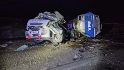 Volcó un camión cisterna que llevaba gas oil a Plottier