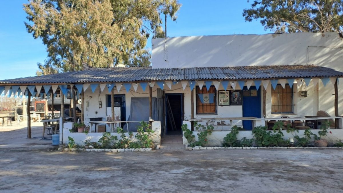 El patio cultural que funciona en la ex casa de Bouquet Roldán