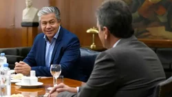Massa se alinea al pedido de Figueroa sobre coparticipar el Impuesto al Cheque