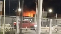 Así fue el incendio del galpón de una empresa petrolera en Mariano Moreno