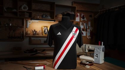 Se lanzó la camiseta del Hincha de River