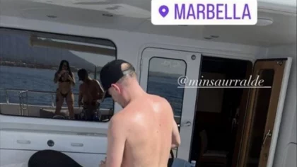 Polémica por las fotos de Insaurralde en un yate en España