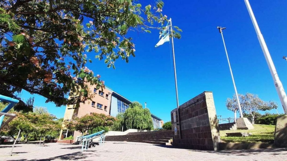 Confirman despido de docente acusada de violenta