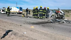 Dos muertos y cuatro heridos en un choque camino al lago