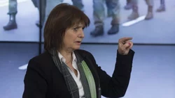 Sobreseyeron a Bullrich por impedir reclamo mapuche en Vaca Muerta