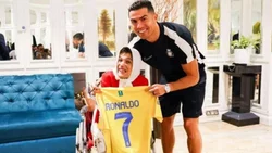 Condenaron a Cristiano Ronaldo a 99 latigazos por abrazar a una mujer