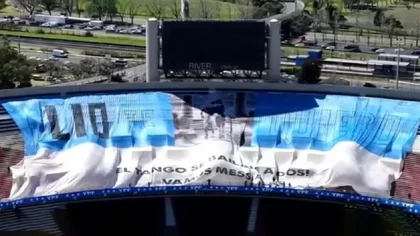 El Monumental le rindió homenaje a Maradona y a Messi