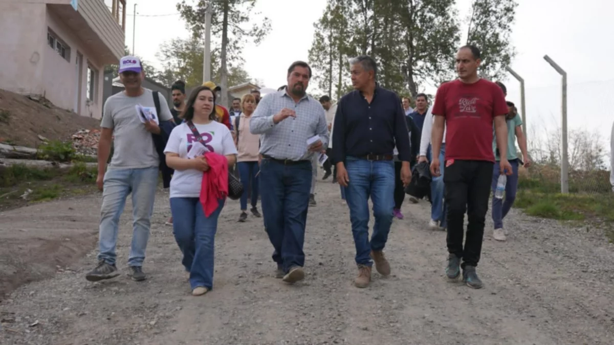 Javier Murer cerró su campaña acompañado por Rolando Figueroa