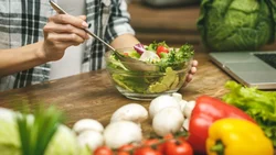 Consumir 5 porciones de frutas y verduras al día, la clave de una buena vida