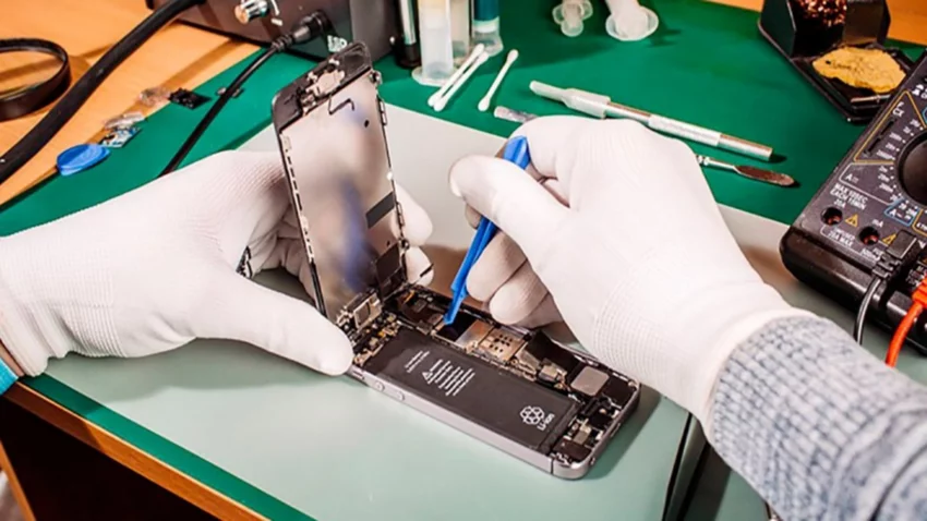 No arreglaron un Iphone y fueron condenados