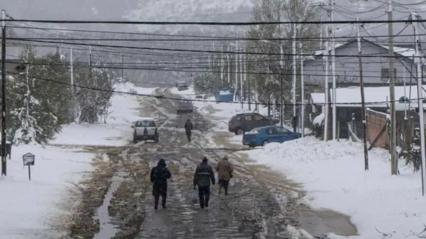 El temporal cubrió de nieve a la mitad de la provincia de Neuquén: mirá las fotos