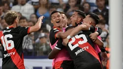 River festejó en La Plata y se aleja en la cima