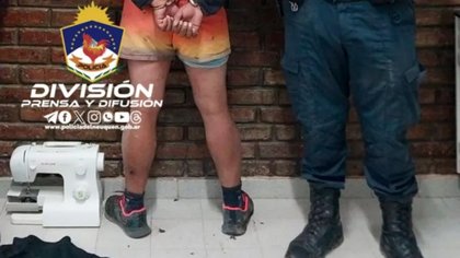Tenía pedido de captura y lo encontraron robando una máquina de coser