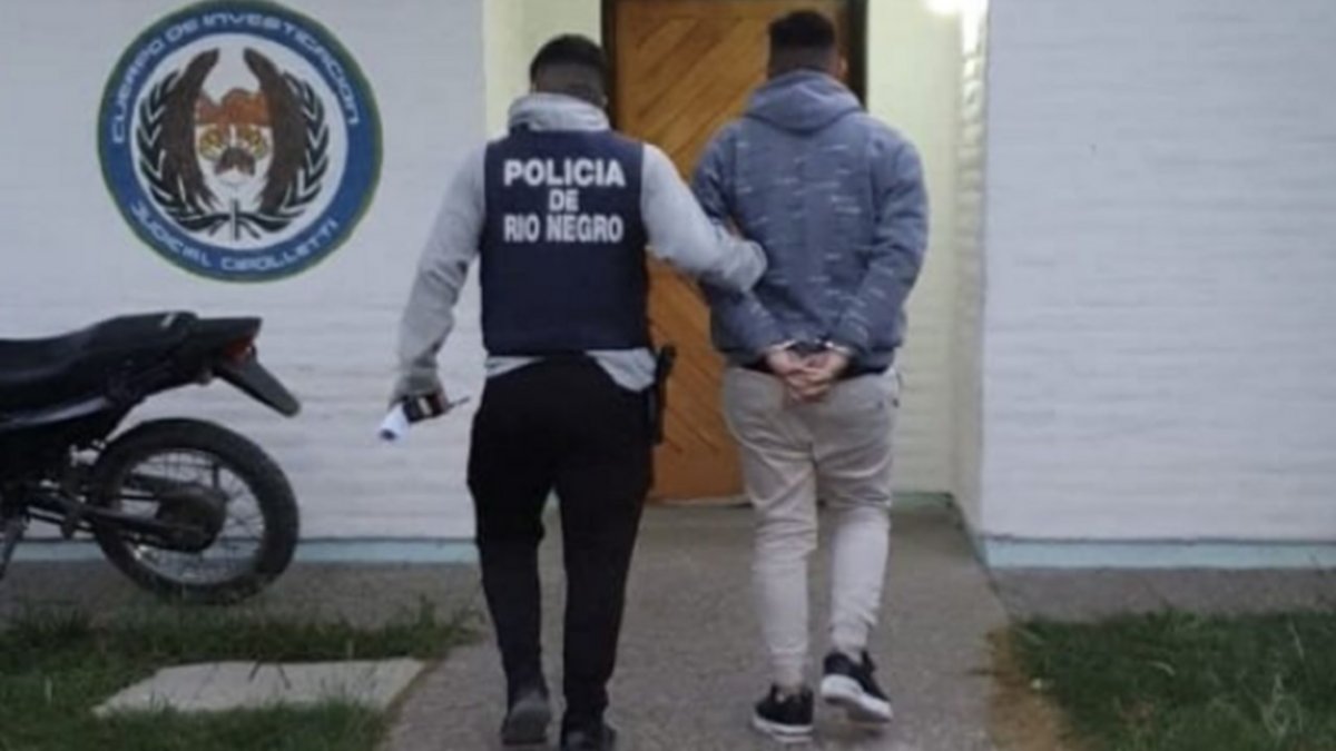 Robo en la joyería: un detenido con plata, droga y 5 celulares