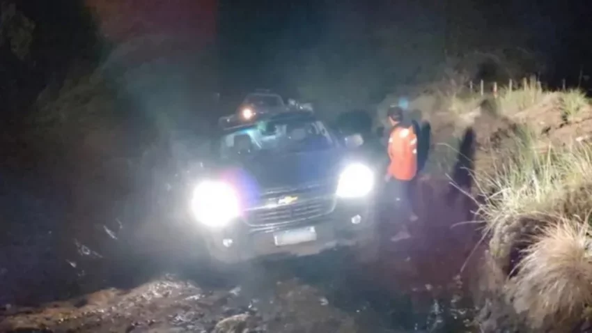 Turistas quedaron enterrados en una ruta clausurada de la cordillerana