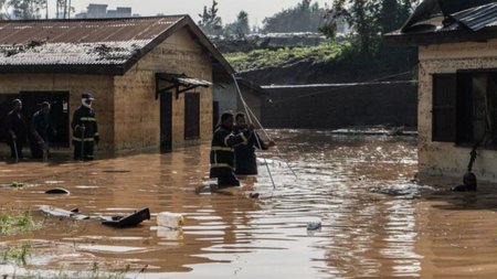 Cientos de miles de desplazados por inundaciones en África