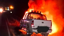 Una camioneta se prendió fuego sobre la Ruta Nacional 250