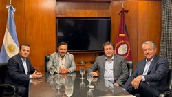 Rolando Figueroa participó de la cumbre federal de gobernadores