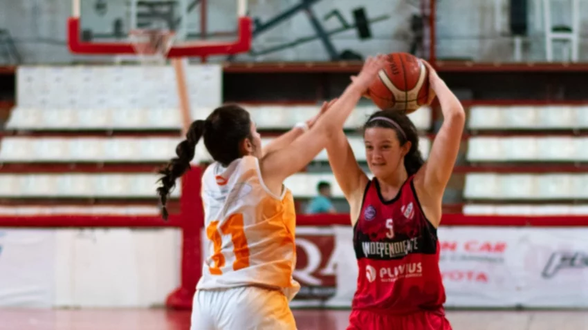 Super 4 Torneo Integración: Independiente y Centro Español arrancaron ganando