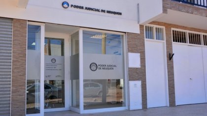 Acusaron a un subcomisario por detener y agredir a un vecino sin motivo