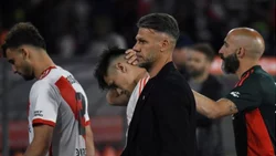 Una pintada frente a la casa de Demichelis que profundiza la crisis del DT de River