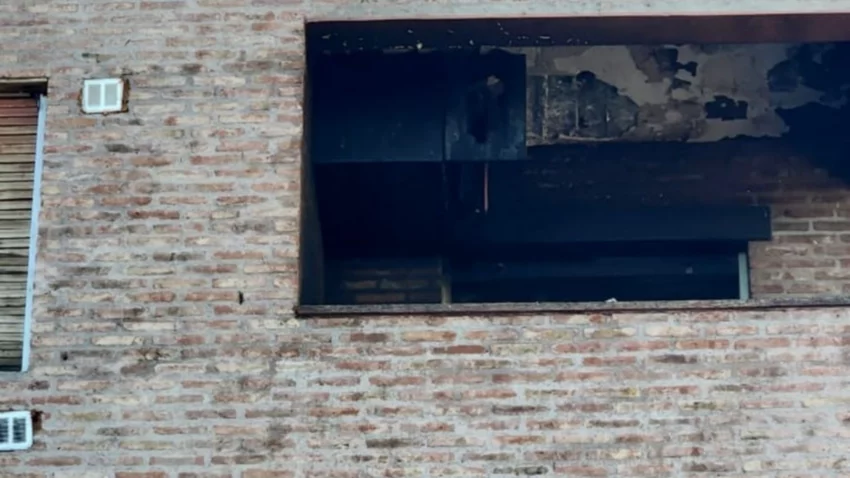 Las fotos del incendio en calle Leloir: una persona internada