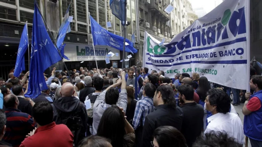 Bancarios acordaron sus paritarias con cifras mensuales récord