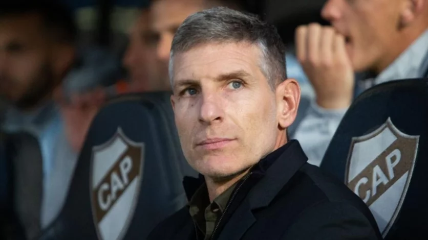 Palermo, duro con Riquelme tras las elecciones