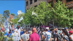 Marchan en Neuquén contra el ajuste de Milei