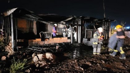Feroces incendios destruyeron dos casas: investigan su intencionalidad