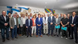 Con presencia neuquina, intendentes van contra el DNU
