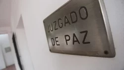Condenaron a dos empresas de la región por entregar un mueble roto