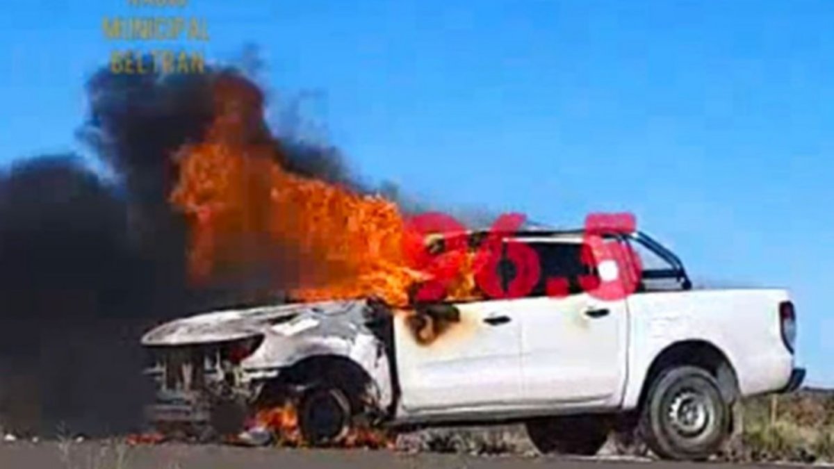 Se incendió una camioneta en la Ruta 250